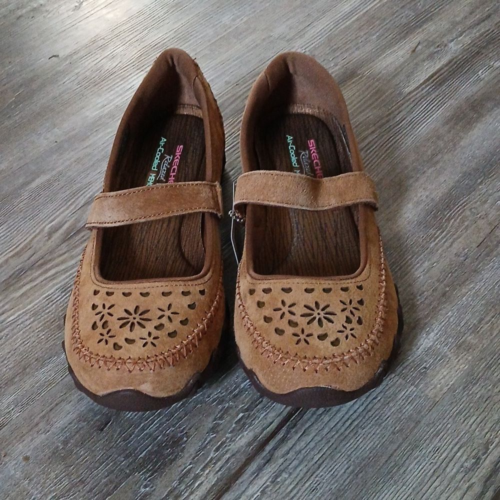 Skechers Relaxed Fit Air Cooled Memory Foam leather Mary Jane shoes Sz 8 NWT - Picture 2 of 9